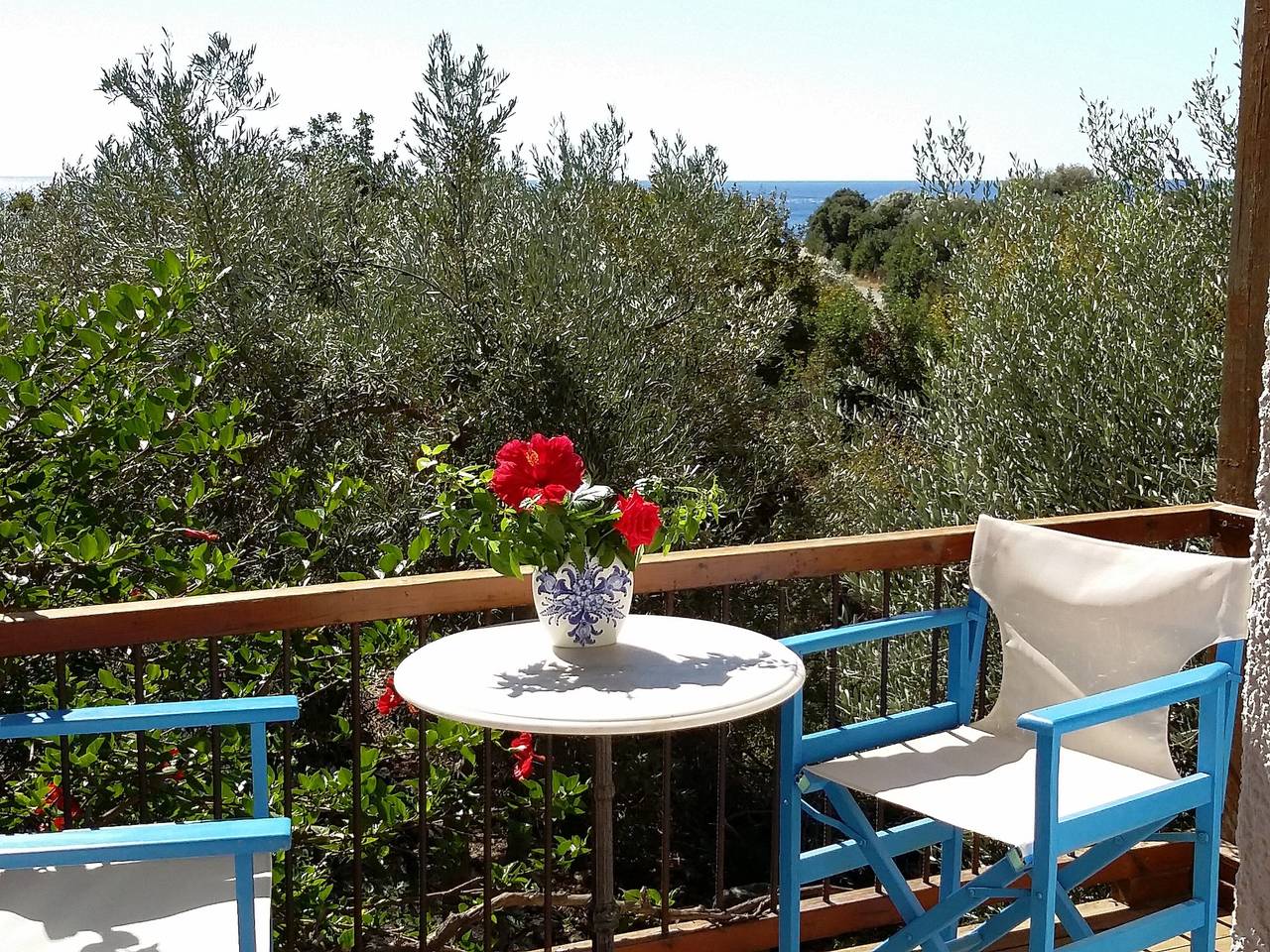 Huisje 'Olive Tree 4' met zeezicht, privéterras en wifi, foto 12