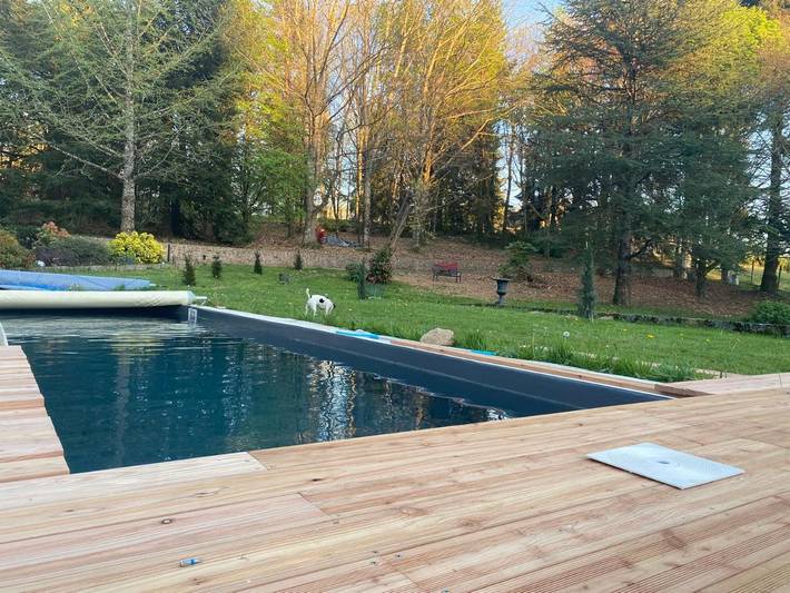Location de vacances pour 2 personnes, avec vue ainsi que jardin et piscine à Saint-Saud-Lacoussière - 2