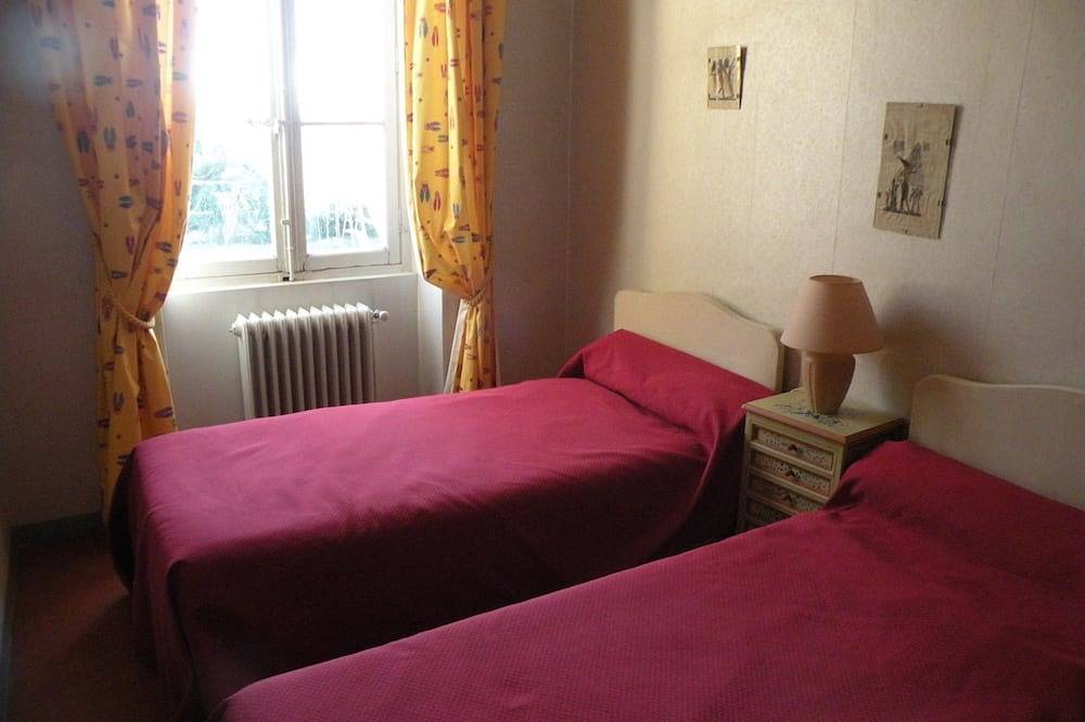 Dans grande bastide provençale idéal famille nombreuse, 20-22 pers in Saint-Chamas, Côte méditerranéenne (France)