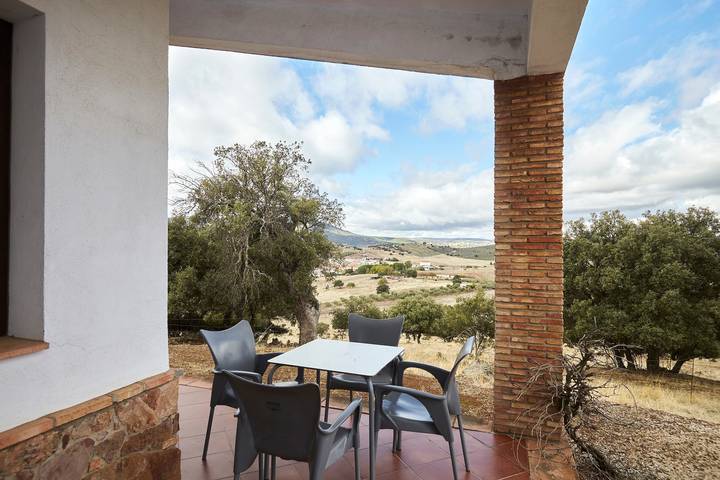 Landhaus 'Casa Los Órganos' mit Bergblick, Gemeinschaftspool und Klimaanlage in Aldeaquemada, Sierra Morena