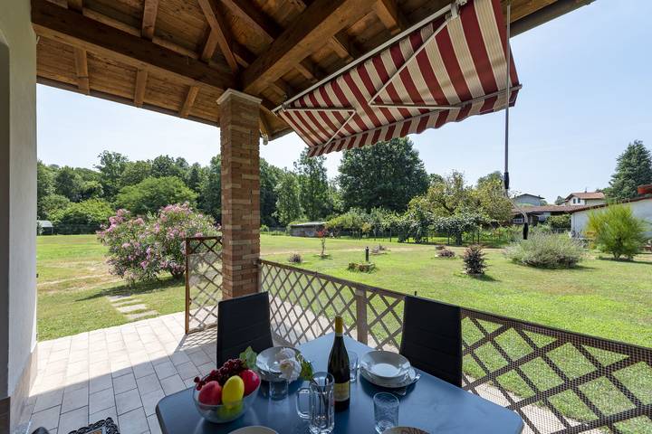Agriturismo voor 4 personen, met terras, kindvriendelijk aan Lago Maggiore
