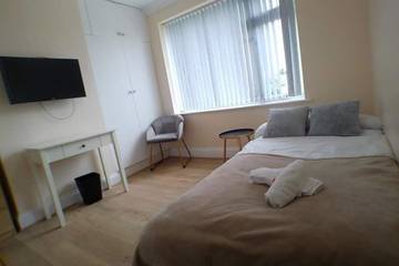 Apartment for 5 People in Solihull, Birmingham Area, Photo 4
