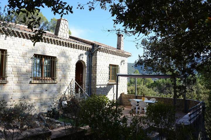 Villa pour 6 personnes, avec Terrasse et Jardin
