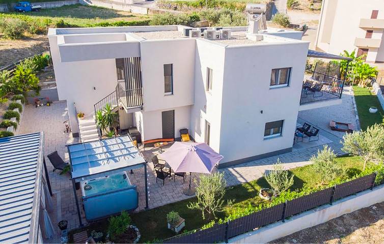 Holiday apartment for 6 people, with terrace and garden - 1