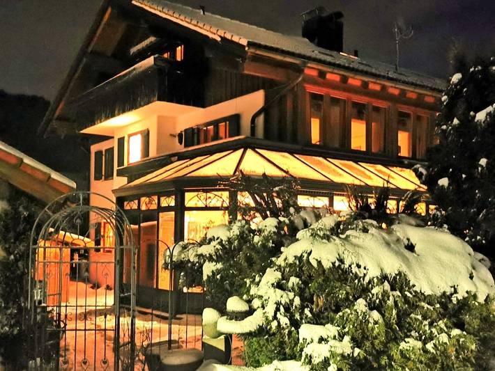 Ferienwohnung für 5 Personen, mit Garten und Ausblick, kinderfreundlich in Hündle-Thalkirchdorf