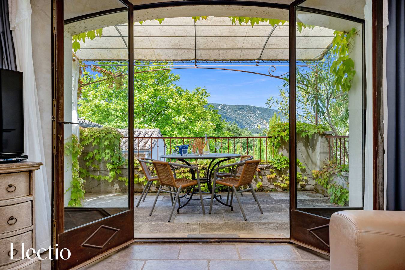 Appartement de vacances entier, Loggia 8 Laurier | Résidence Les Petitons in Oppède, Parc naturel régional du Luberon