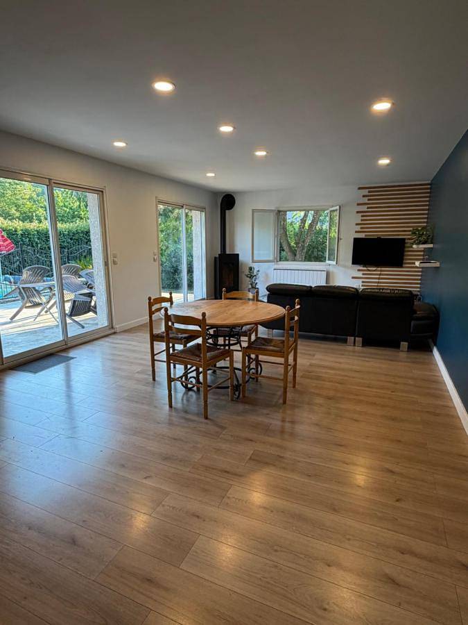 Location de vacances pour 6 personnes, avec Terrasse et Jardin ainsi que Piscine et Vue à Molières-Cavaillac - 3