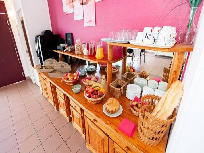 Gîte pour 8 personnes, avec piscine et balcon, adapté aux familles à Cassen - 2