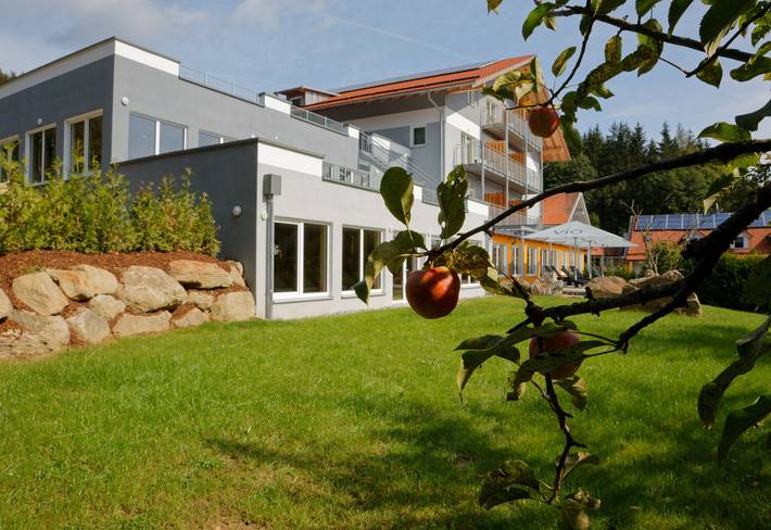 Hotel, mit Terrasse und Garten sowie Pool und Sauna in Achslach - 2