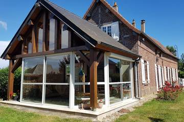 Gîte pour 12 personnes, avec jardin à Longchamps