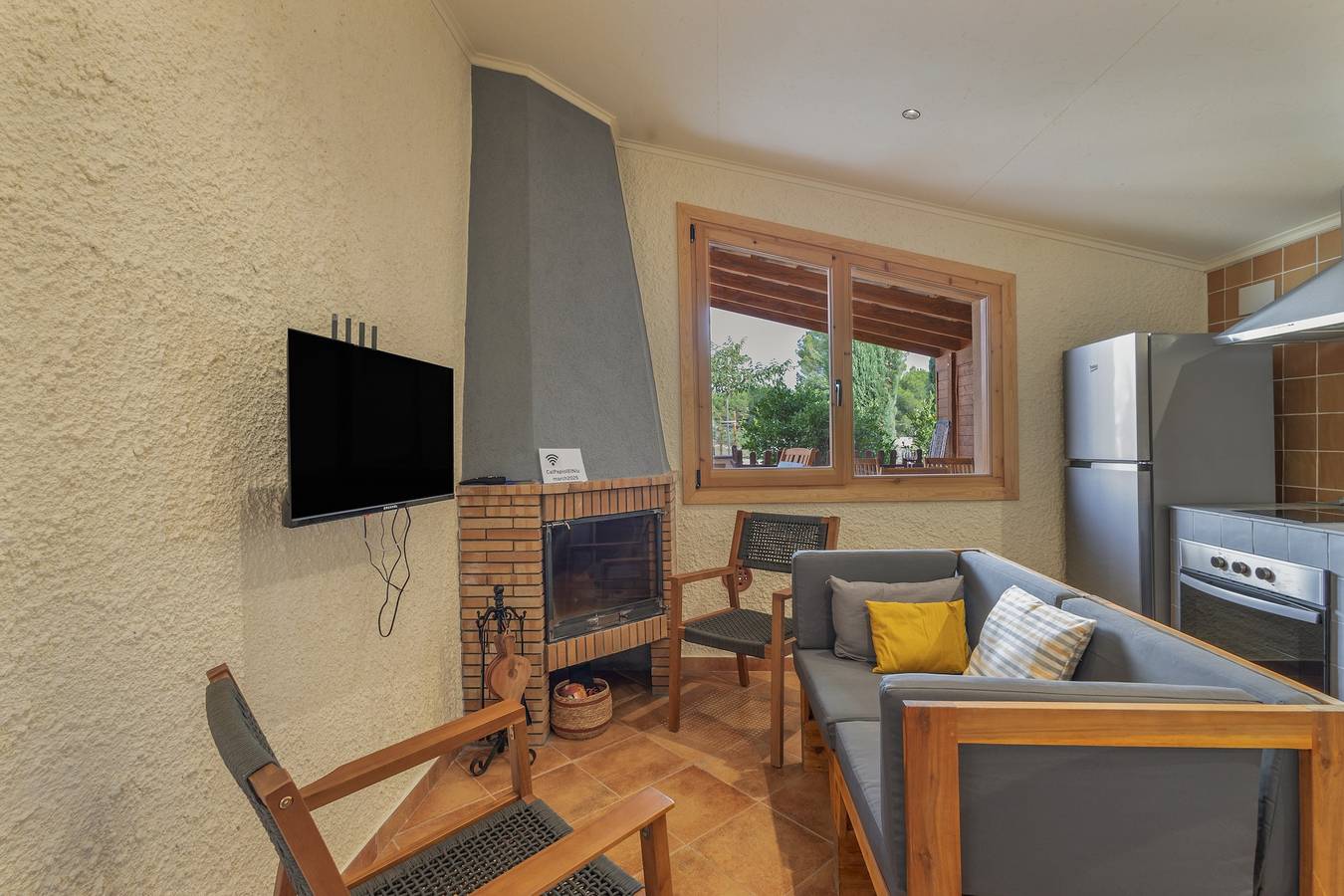 Ganze Wohnung, Apartment 'Amb Piscina Alta' mit privatem Pool, Wlan und Klimaanlage in Sant Martí Sarroca, Barcelona Binnenland