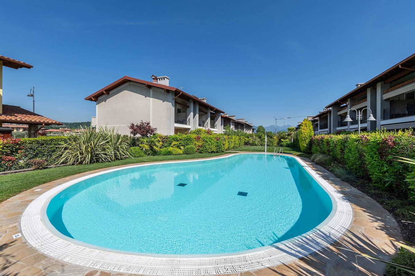 Appartamento intero, Casa Vacanze Raffa con Balcone, Terrazza Coperta & Wi-Fi in Puegnago del Garda, Prealpi Gardesane