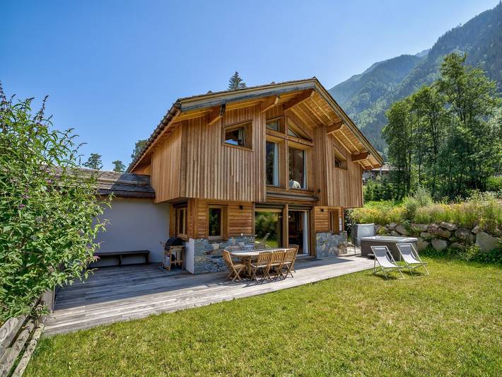 Chalet pour 10 personnes, avec terrasse et sauna ainsi que jacuzzi et jardin à Chamonix-Mont-Blanc