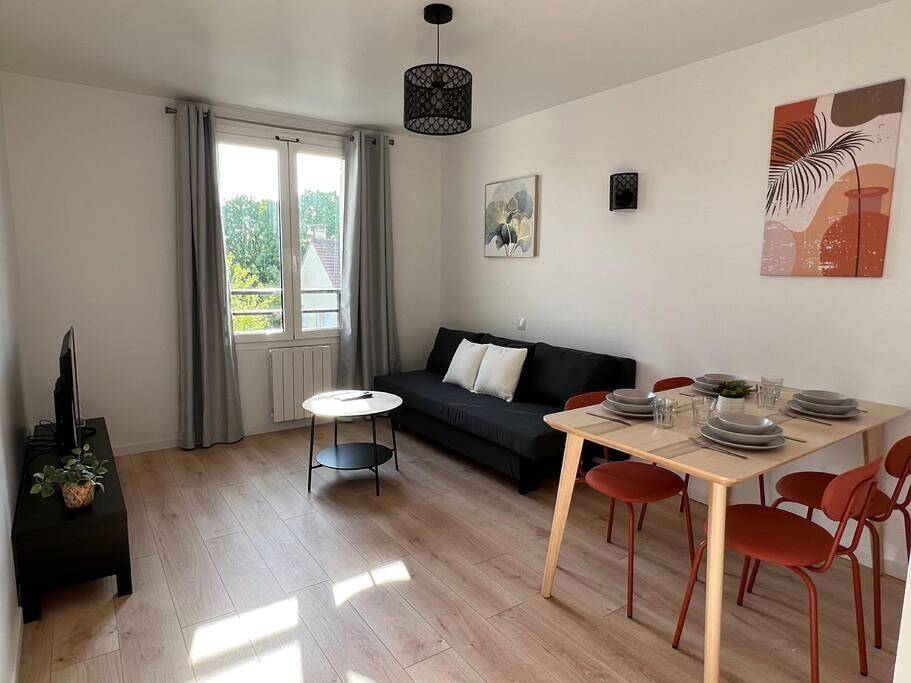 Appartement entier, One-Bedroom Apartment in Villejuif, Val-de-Marne