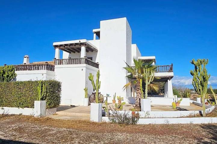 Villa mit pool für 8 Personen, mit Whirlpool und Garten auf Formentera