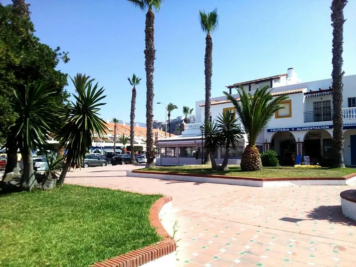 Apartamento de vacaciones para 4 personas, con piscina y vistas al lago además de vistas y terraza - 1