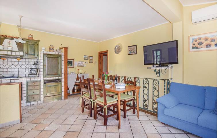 Charmant appartement de jardin avec parking et Internet par Camaiore in Camaiore, Riviera Italienne