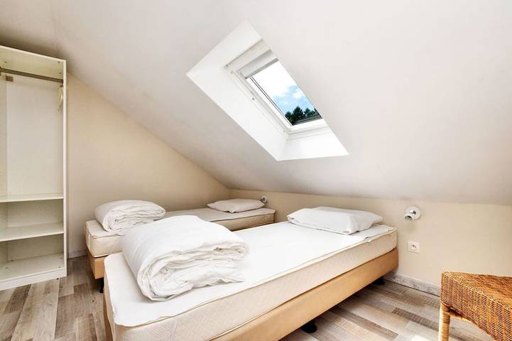 Location de vacances pour 20 personnes, avec terrasse et sauna ainsi que piscine et jardin, animaux acceptés à Chiny - 3