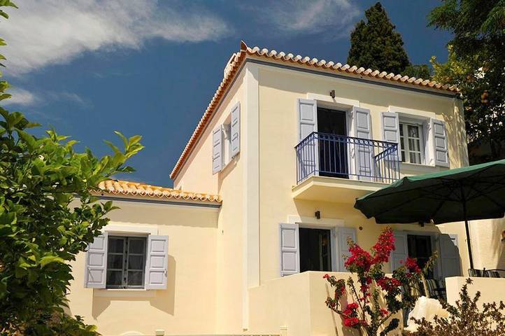 Location de vacances pour 9 personnes, avec vue et jardin dans Spetses - 4