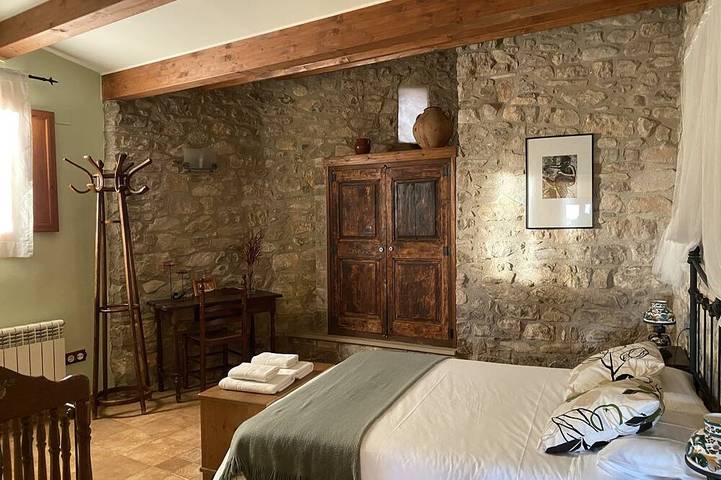 La Farraja de Cal Farrés, maison rurale à 1h. de Bcn : piscine, bbq, jardin. in Calonge de Segarra, Barcelone l'intérieur des terres