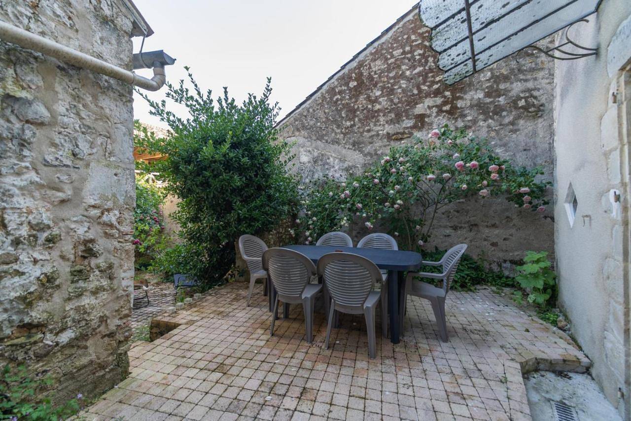 La Bonbonnière maison de ville 10 personnes in Sanxay, Vienne (France)