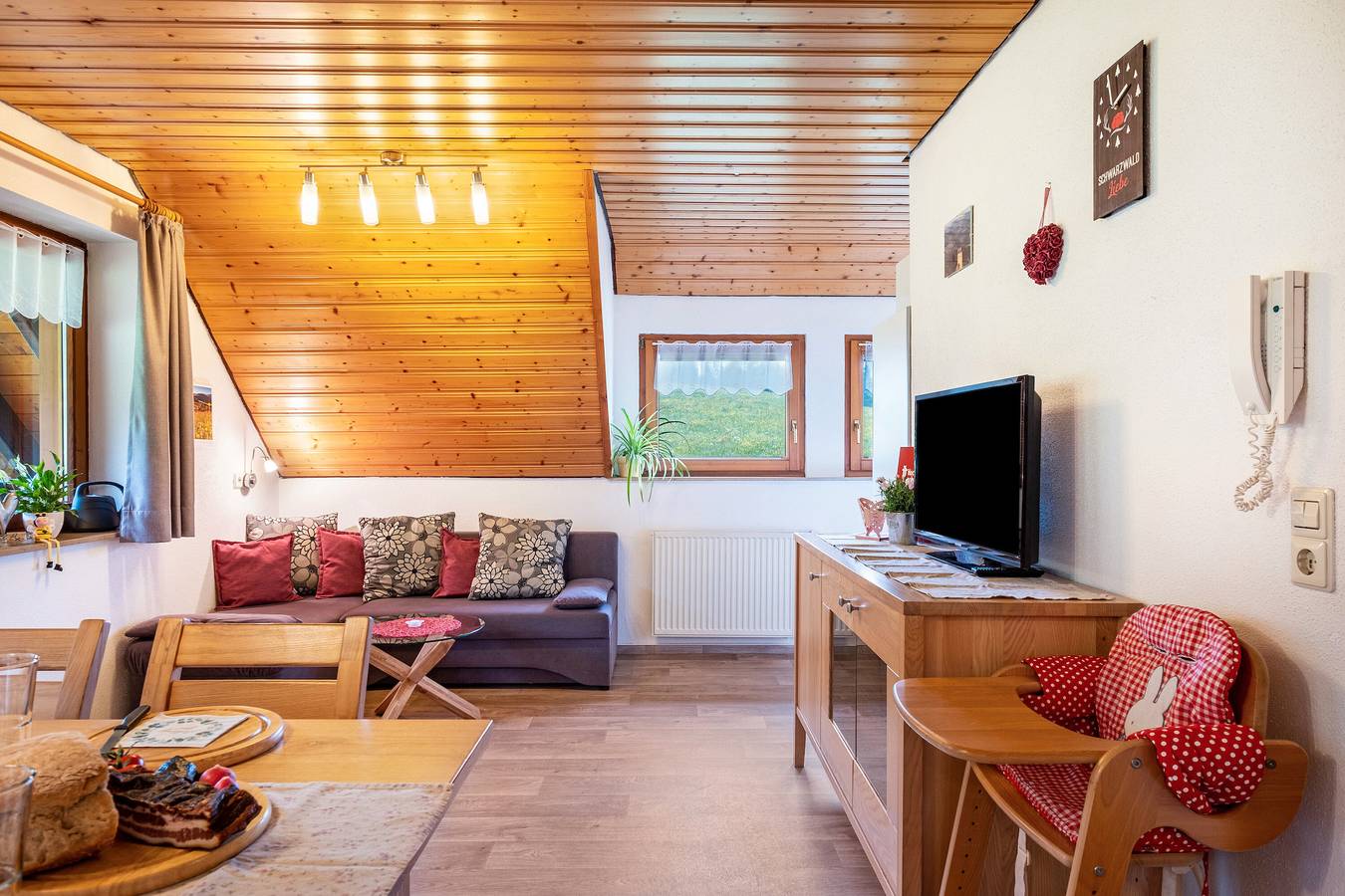 Ganze Wohnung, Ferienwohnung 'Flieder' mit Bergblick, Gemeinschaftsgarten und Wi-Fi in St. Märgen, Südschwarzwald