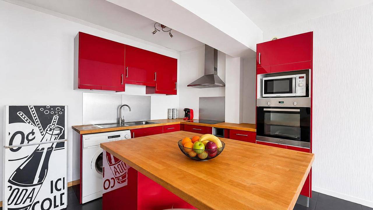Appartement entier, Grand T4 Balcon Proche Aéroport Lyon in Pont-de-Chéruy, Région de Vienne