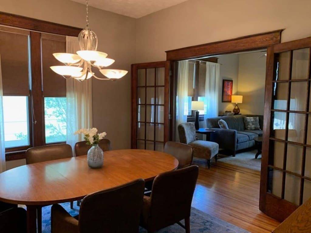 Beautiful Craftsman home near C-Street for you and your pets! in Springfield (MO), Greene County (MO)