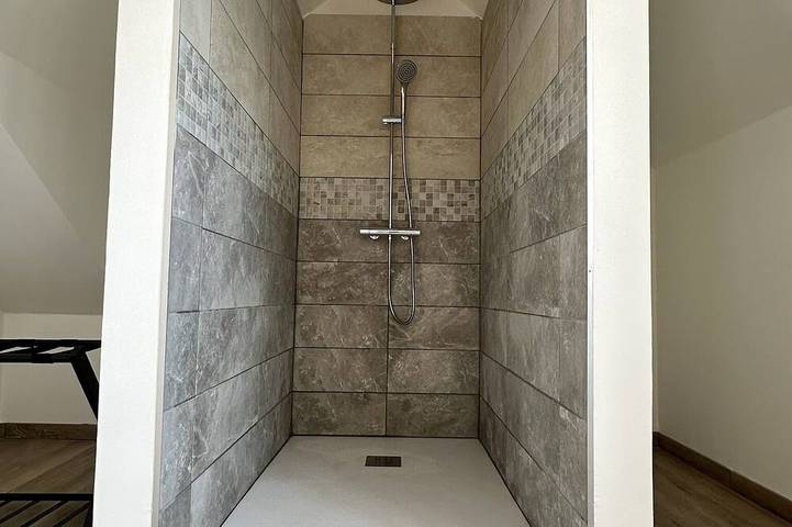 Location de vacances pour 3 personnes, avec piscine et jardin à Romeries - 4