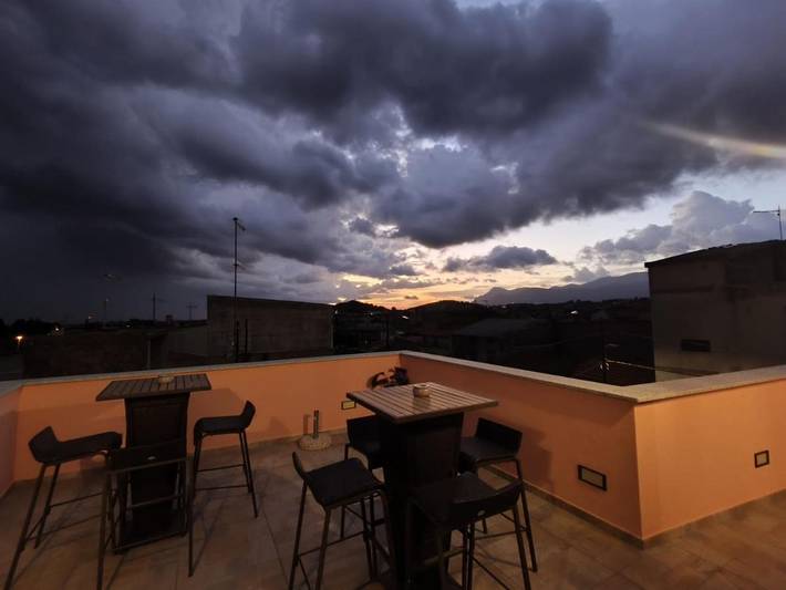 Gîte pour 2 personnes, avec Balcon et Terrasse ainsi que Jardin et Vue à Guspini