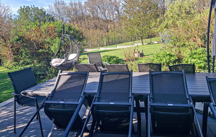 Location de vacances pour 15 personnes, avec sauna et terrasse ainsi que jardin et jacuzzi, animaux acceptés dans la Creuse - 2