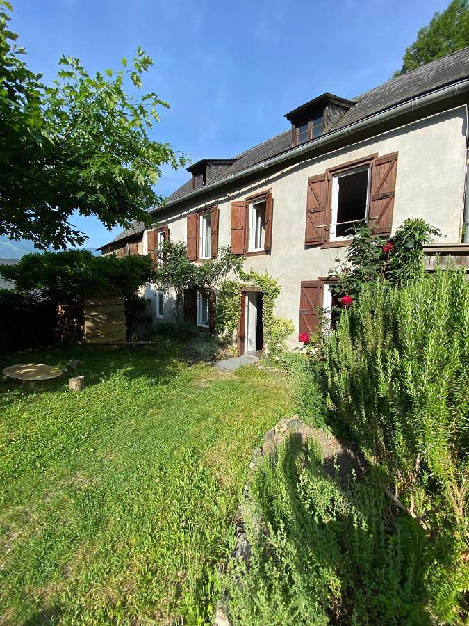 Chambre d’hôte pour 2 personnes, avec Terrasse ainsi que Jardin et Vue à Castillon-en-Couserans
