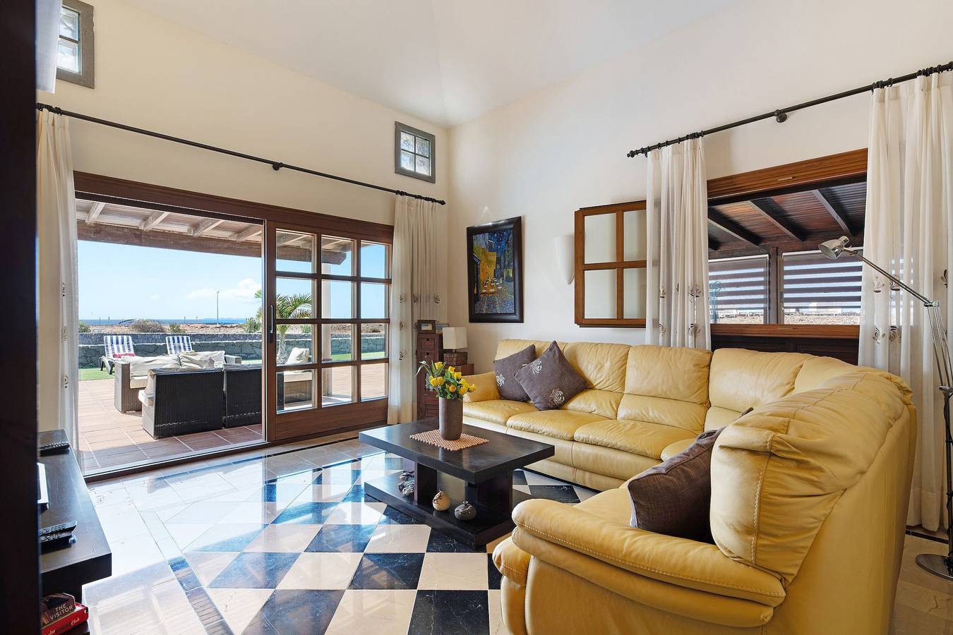 Casa de vacaciones 'Casa Paradise' con vistas al mar, piscina privada y Wi-Fi in Montaña Roja, Yaiza