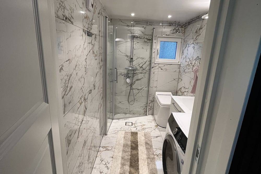 Gläntan. Mysigt Nyrenoverat Boende med Idealisk Skog och Stadsläge! in Örebro kommun, Örebro leatna