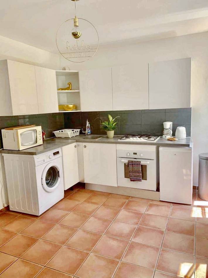 Gîte pour 4 personnes, avec terrasse dans Plage Des Capucins La Ciotat - 2