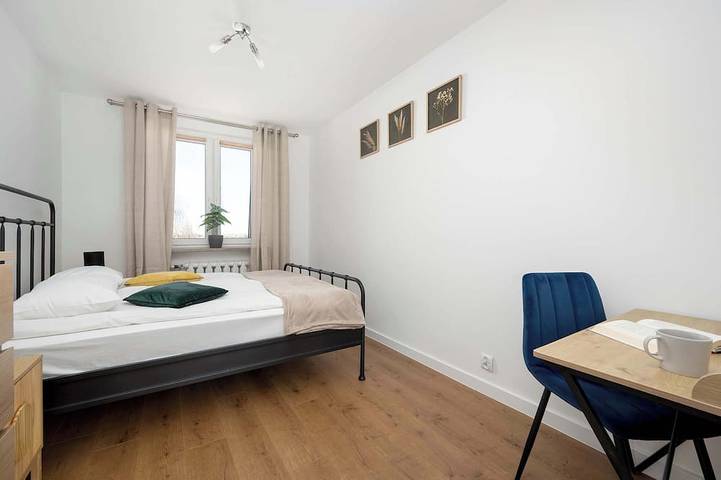 Entire apartment, Spacious Apartment | River View, Balcony and Workspace in Wrocław, Lower Silesia