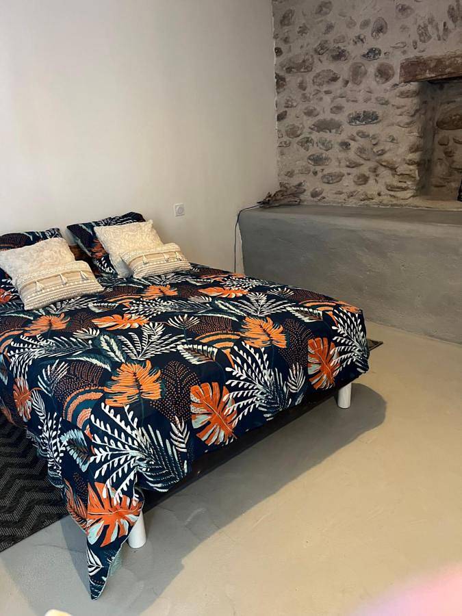 Location de vacances pour 2 personnes, avec jardin ainsi que vue et terrasse à Prades - 4