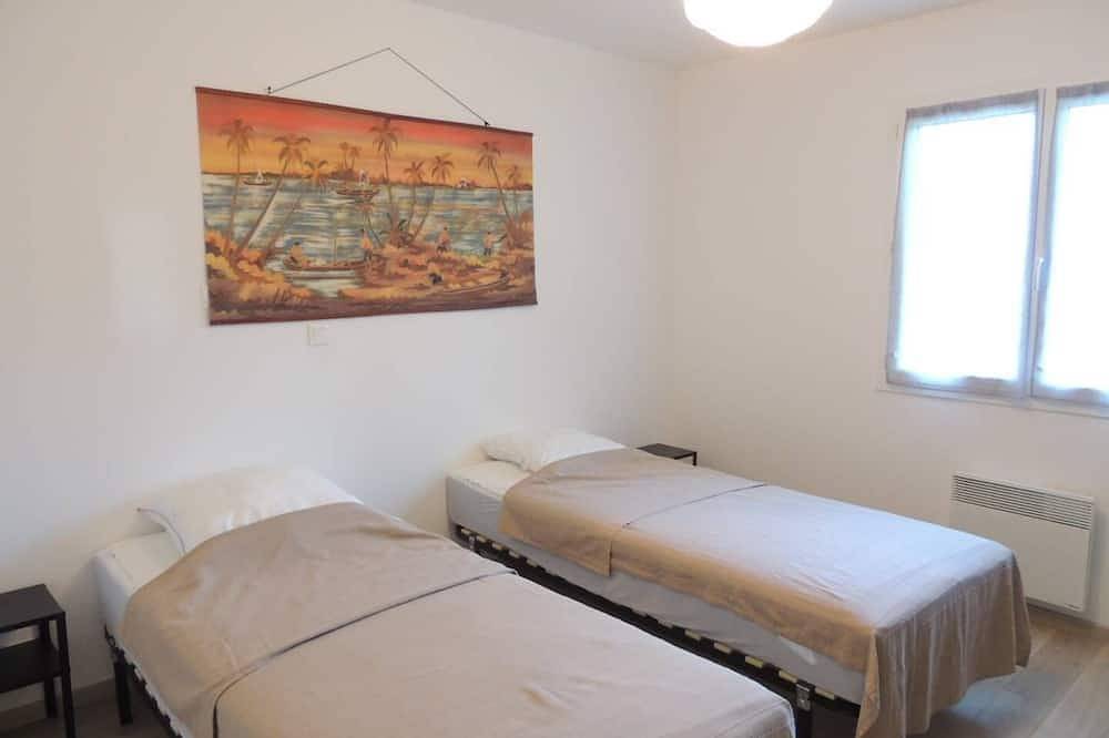 Villa \"Tré les Pins\"**** 7 bedrooms 100m from Lac De Lacanau in Lac de Lacanau, Lacanau