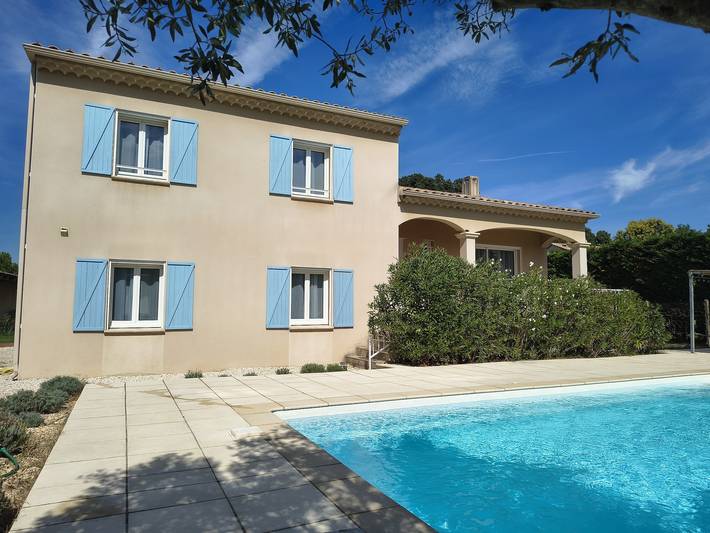 Gîte pour 8 personnes, avec piscine