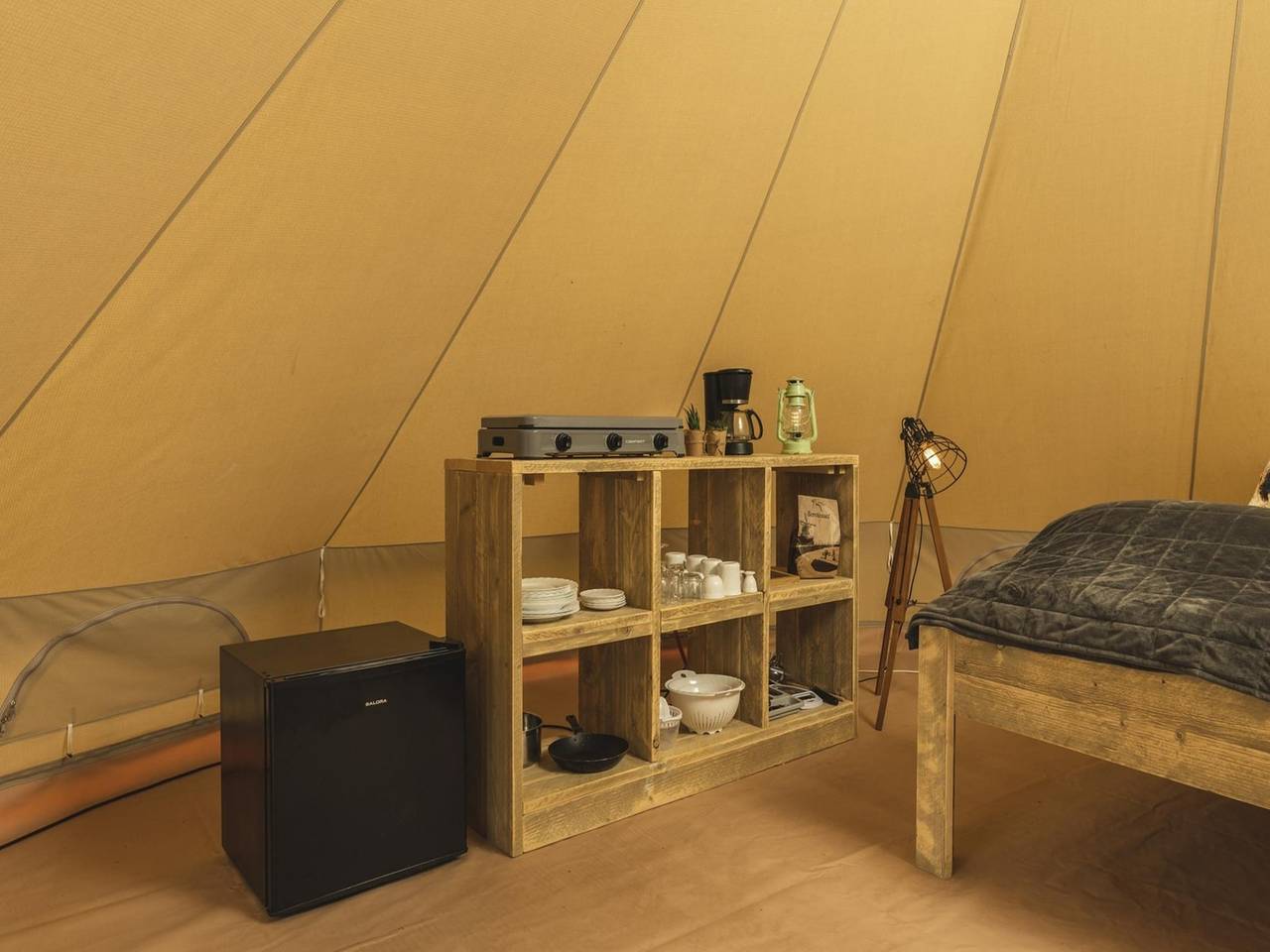 Zuna Bell Tent nabij de rivier Regge in Sallandse Heuvelrug