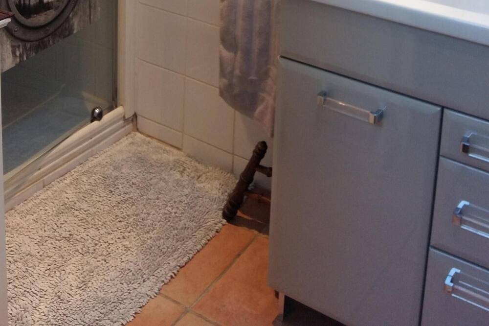 Jolie chambre d'hôtes idéalement située pour visiter Bordeaux et sa région in Pessac, Région de Bordeaux