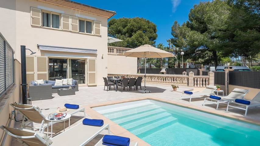 Casa de vacaciones para 8 personas, con terraza además de jardín y piscina - 1
