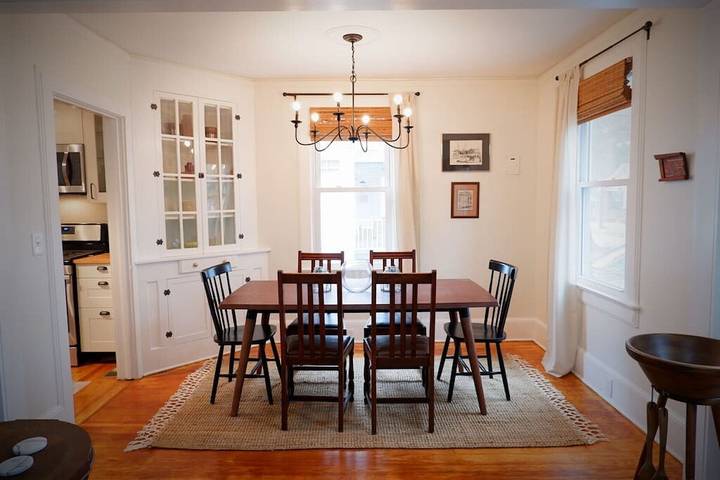 Vacation rental for 5 people, with balcony and yard in Columbia