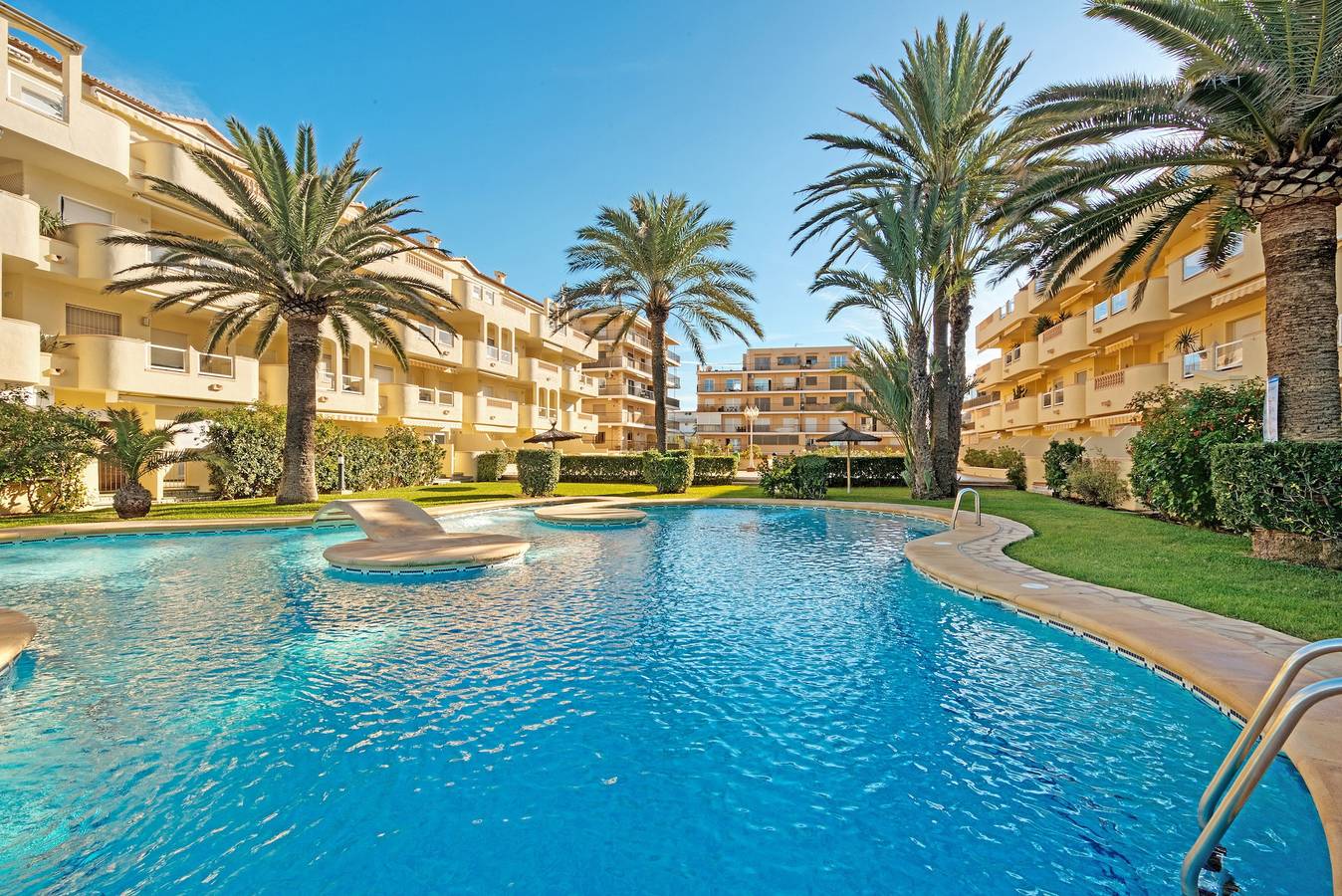 Appartamento intero, Appartamento "Brisas C1" con piscina condivisa e Wi-Fi in Las Marinas, Dénia