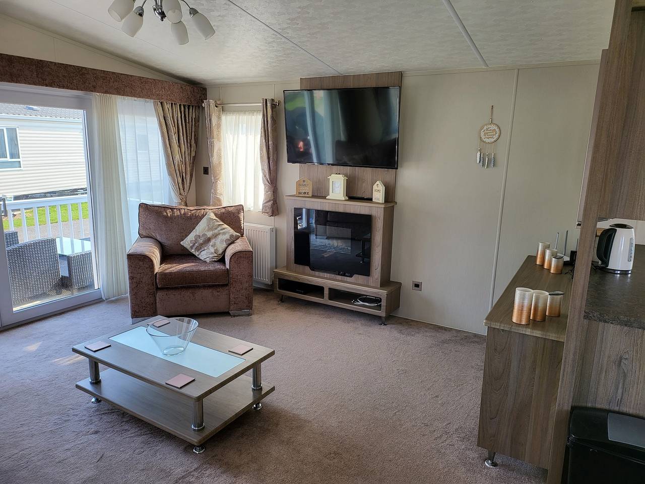 2Br-Sleeps6-Fireplace-Parking-Patio-Seaside in St Osyth, Essex