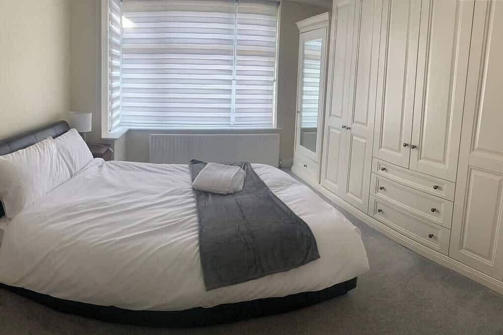 Beautiful 6 Bedroom with spacious Lounge in Bexley, Londres