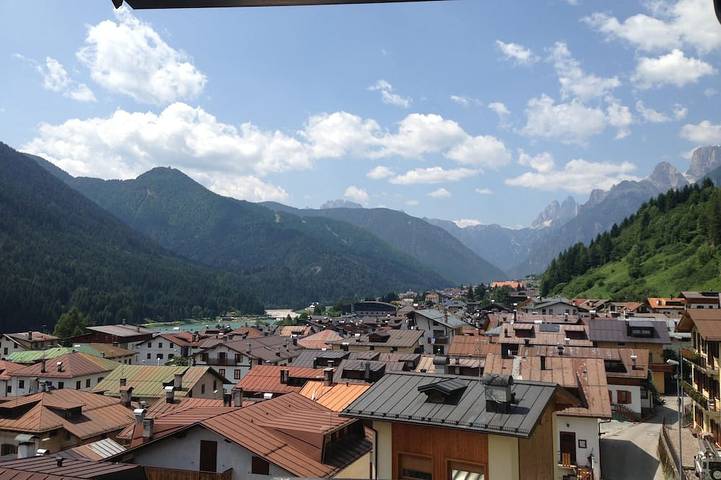Ferienwohnung für 4 Personen, mit Garten und Whirlpool sowie Balkon in Sextener Dolomiten