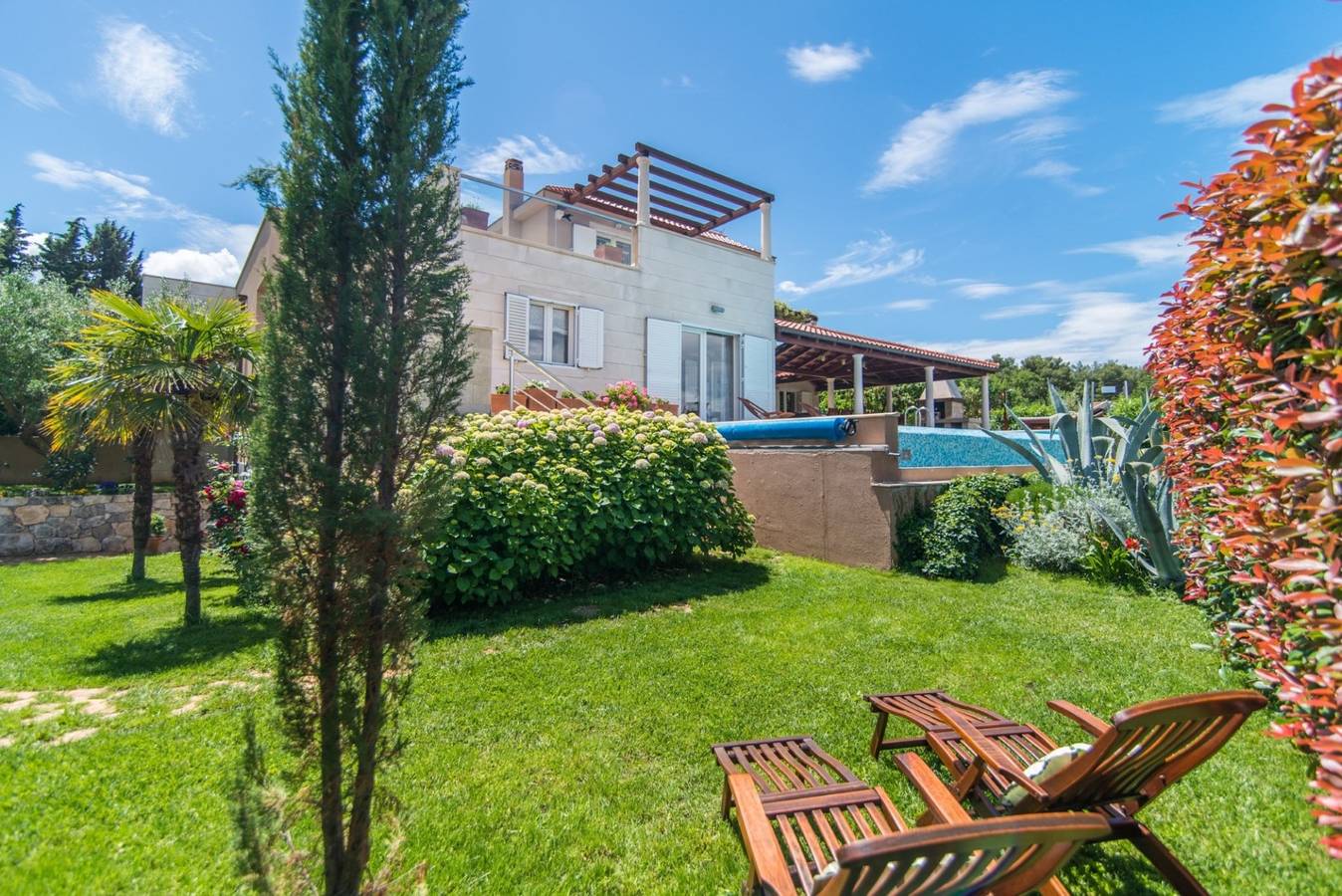 Luxury Seafront Villa Mediterranean with Pool in Mirca, Supetar
