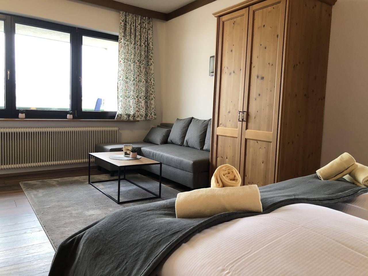 Dreibettzimmer, Dusche oder Bad, Wc in Zell am See (Stadt), Zell am See