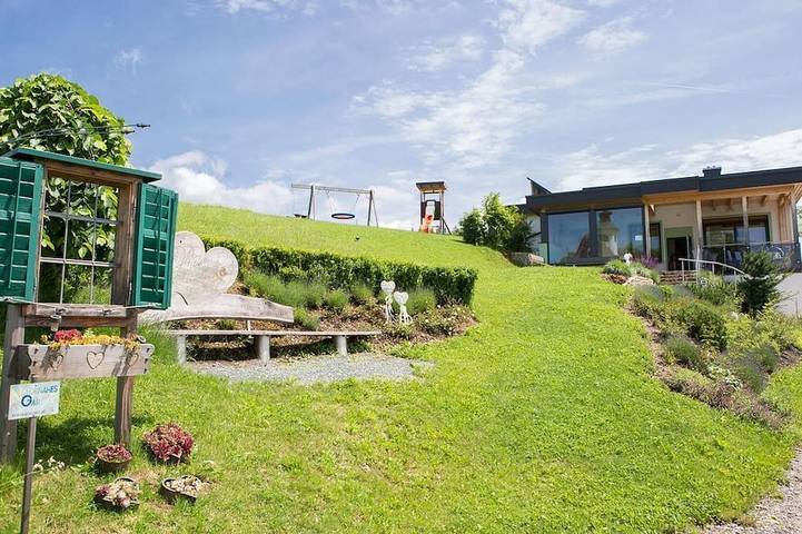 Ferienwohnung für 6 Personen, mit Balkon und Garten sowie Sauna
